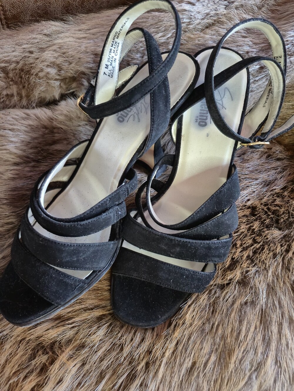 Classic Black Strappy Women's Sandals - By Eleemenno Size 7m